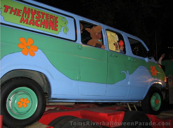 scobby doo mystery machine