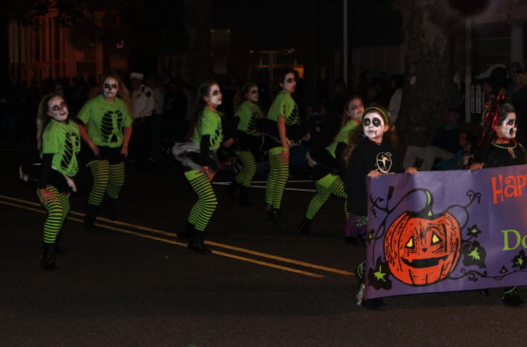 Green Stripe Dancers