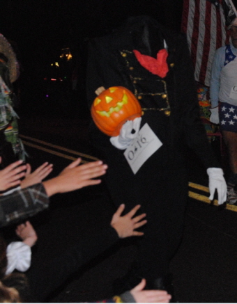 reach for pumpkin head
